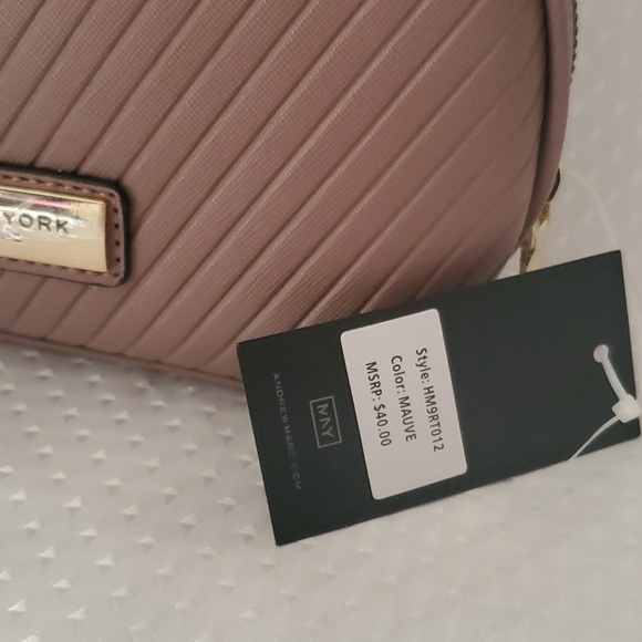 BUNDLE FOR FREE SHIPPING 💕 MARC NEW YORK CLUTCH / WRISTLET - Picture 8 of 8